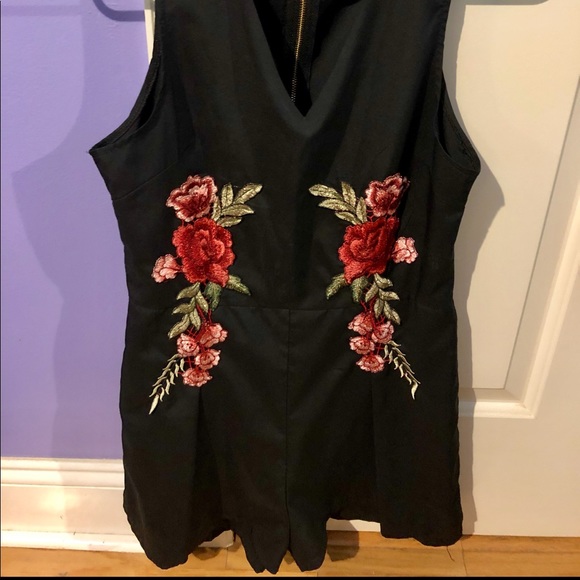 Black Alythea rose romper - Picture 2 of 7